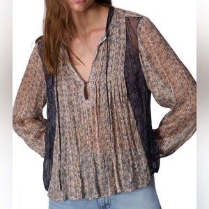 rag & bone Beige and Navy Sheer Pleated V-Neck Blouse